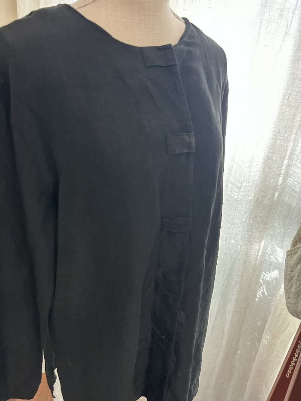 Eilenn Fisher Black Linen silk Hidden Button Loop TabsTunic Shirt Jacket, large